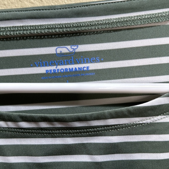 Vineyard Vines performance long sleeve - Picture 2 of 6
